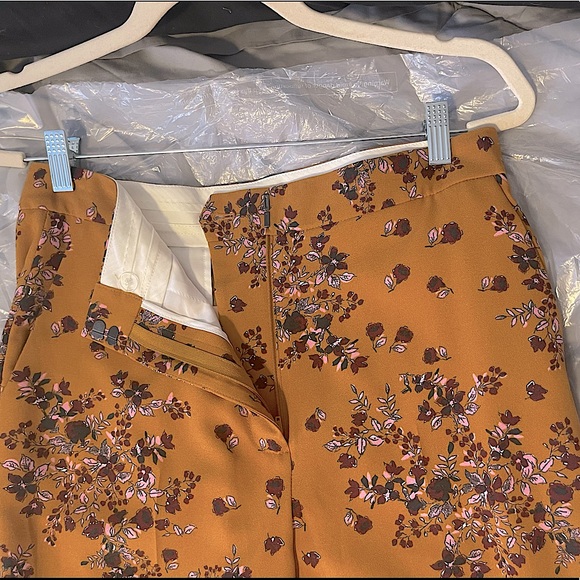 Floral Crepe Ruthie Pant - Picture 9 of 16